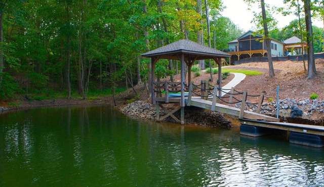 Waterfront Home has it all! (Pontoon Boat Available)