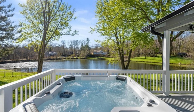 Waterfront, Hot Tub, Barrel Sauna, Theater, GameRm