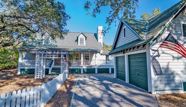 Welcome to Black Rose a Great 4 Bedroom Family Home With SHOALS club access