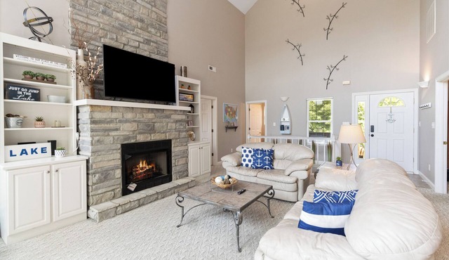 Welcome to “Hillside Haven” – The Perfect Family and Friends Vacation Spot