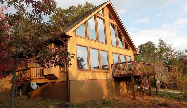 Well-Equipped Cabin Great for Families in Helen, Georgia
