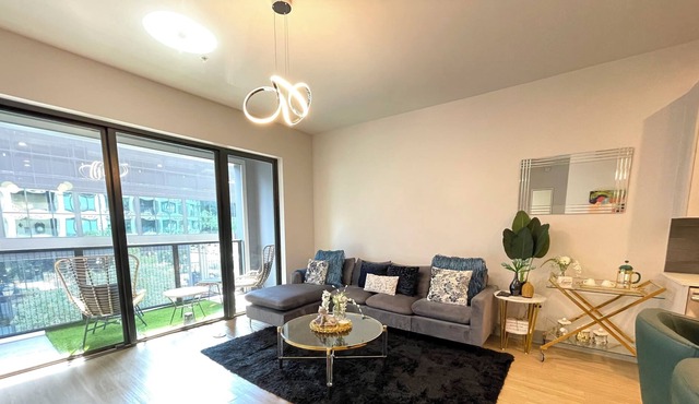 West Midtown Oasis/Street facing view