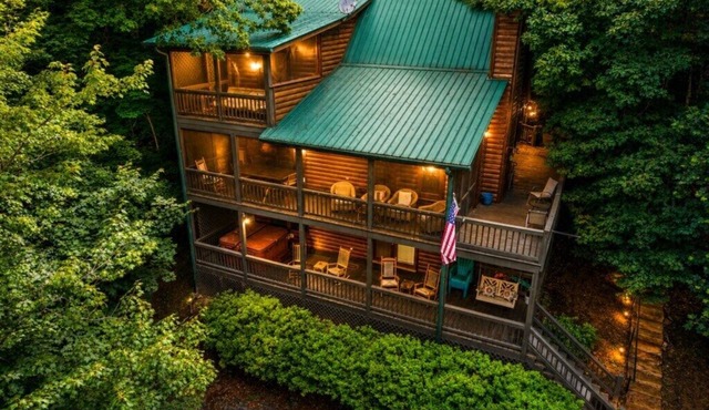 Wild Water Lodge | Hot Tub | Fish From Cabin | Pool Table