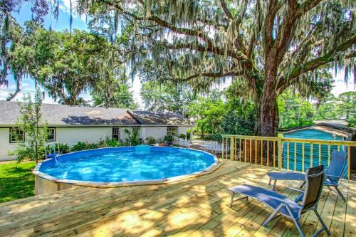 Year-Round Pool & Gazebo Near Historic District