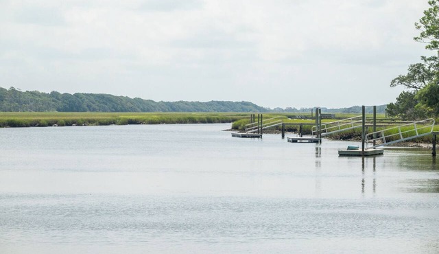 You can't get any closer to Bald Head's stunning marsh than Timbercreek 11B!