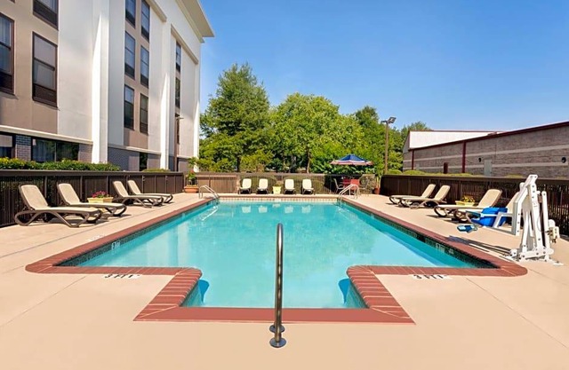 2-Star Hotel ∙ Hampton Inn Birmingham-Trussville
