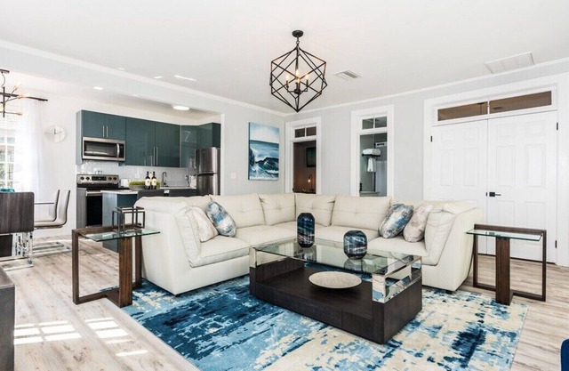 20 Hypolita - Luxury Downtown Apartment