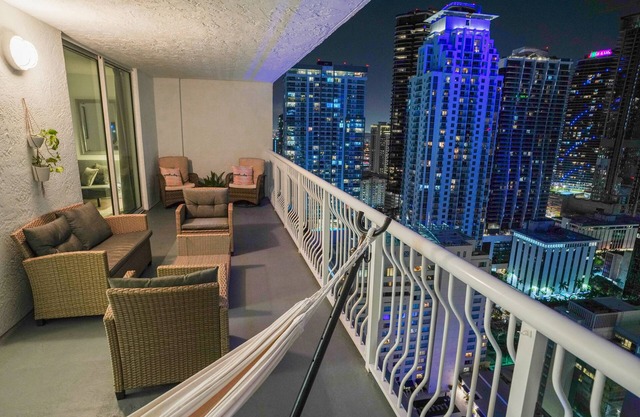 4 bed boho condo with amazing view *Comfortable, stylish and clean*