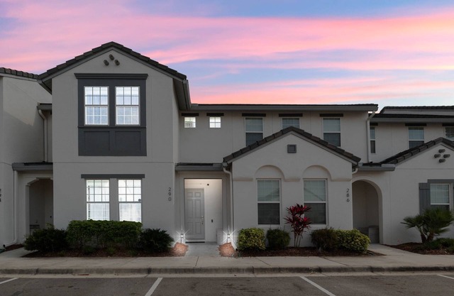 4 Bedrooms/4 Bathrooms/Festival Resort (290 CD)