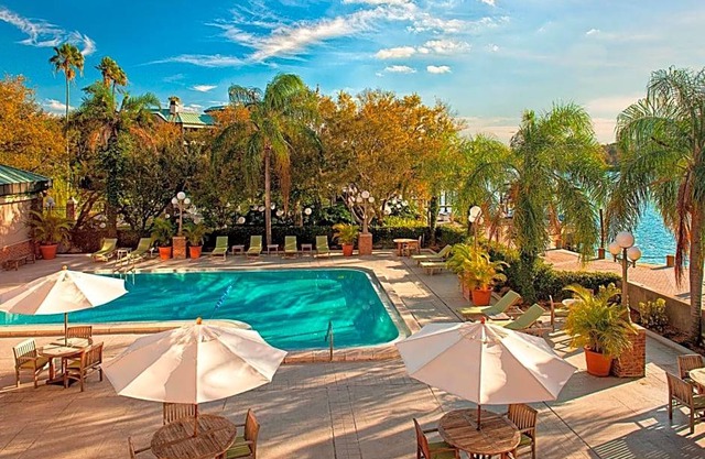 4-Star Hotel ∙ The Westin Tampa Waterside