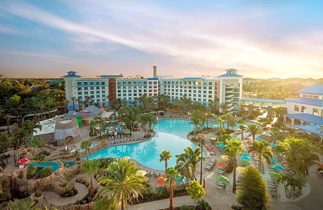 4-Star Hotel ∙ Universal's Loews Sapphire Falls Resort