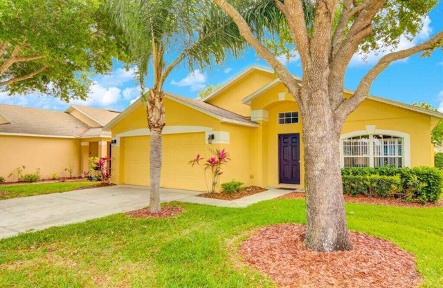 5 bedroom accommodation in Clermont