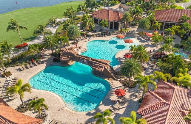 627 Bonita National Condo