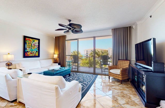 Amazing High Pointe condo with grill, hot tub, pool, tennis & pickleball
