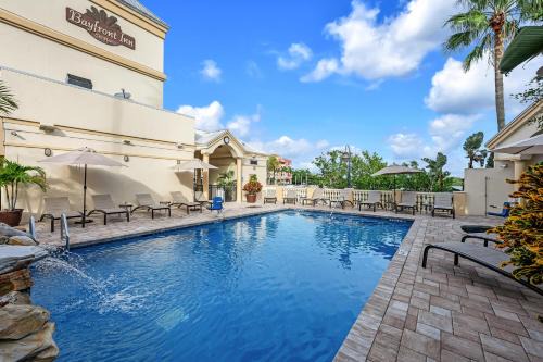 Bayfront Inn Avenue 