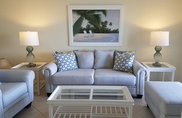 Beautiful 2/2 Oceanfront Condo on North Hutchinson Island!