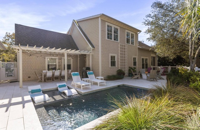 Book Now for Fall Visits! 4 Seater Golf Cart. Grill. Private Heated Pool with Poolside Fire Pit!