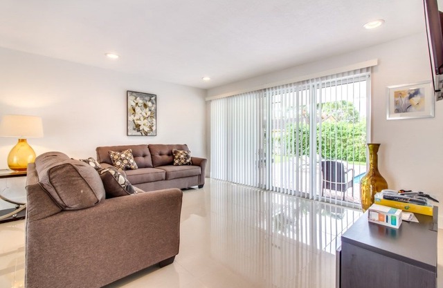 Casa blanca Luxury 5 Bedroom Home