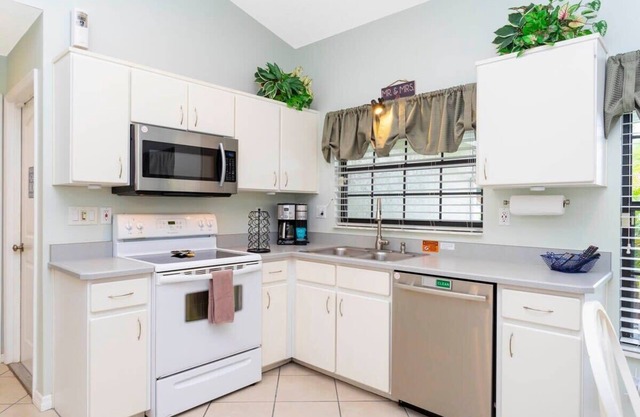 Charming 3Bd w/Pool Close to Disney @ 7826 Indian Ridge