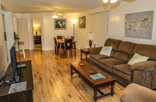 Charming home, centrally located to town + beach