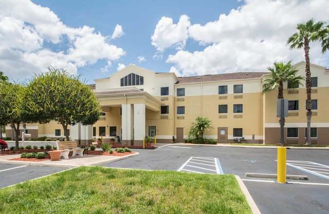 Comfort Inn & Suites DeLand - Near University