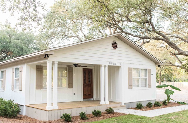 Completely Restored Destin Home! Steps to HarborWalk and Local Dining!