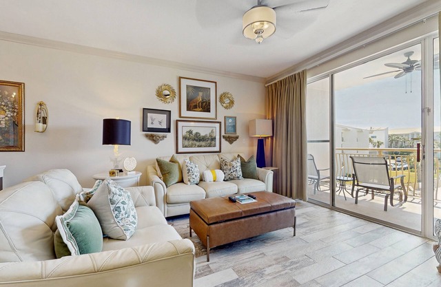 Condo with pickleball - steps from the Gulf & quick walk to dining & shops