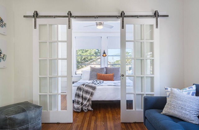 COZY OLD NORTHEAST/DOWNTOWN APARTMENT: CLOSE TO EVERYTHING