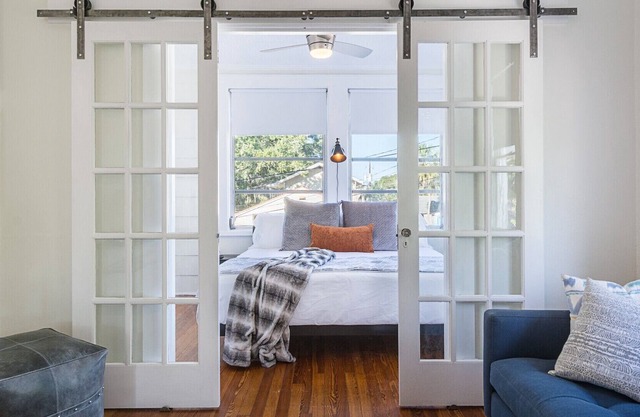 COZY OLD NORTHEAST/DOWNTOWN APARTMENT: CLOSE TO EVERYTHING