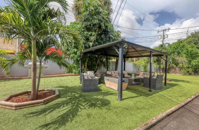 Designed 1BR with Garden in Tampa Virginia Park