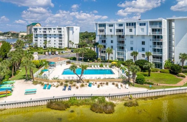 Dolphin Point 202a - 2 Br Condo