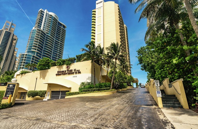 DoubleTree by Hilton Ocean Point Resort - North Miami Beach