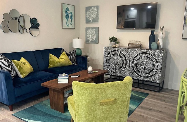 Downtown Location! Newly Renovated - Steps to Restaurants & More! High-end Decor