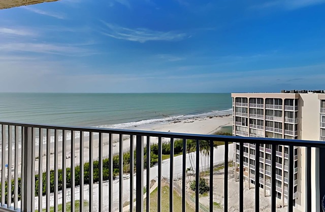 Estero Beach & Tennis 907A | Beachfront + Resort-Style Amenities