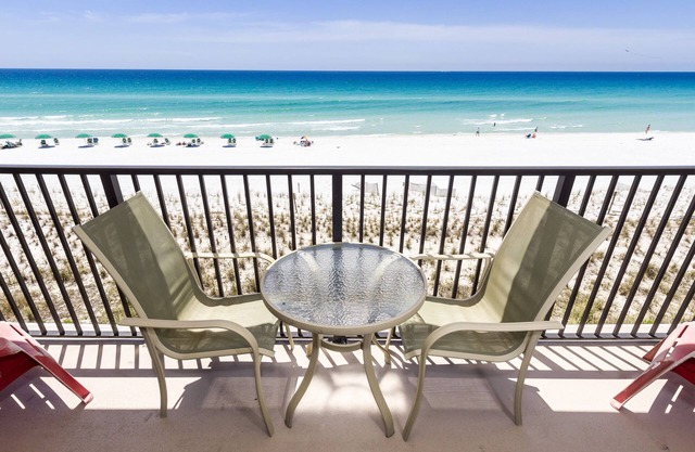ETW 3004: Sandcastle Retreat - Wake Up To Amazing Beach Views!