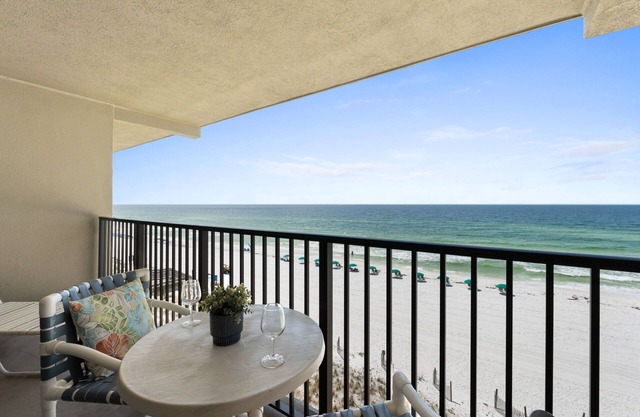 ETW 5004: Beachside Memories - Indulge in Beachfront Serenity Today!