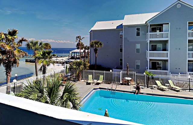 Excellent Ft. Walton Beach Location + Pool & Beach Access!