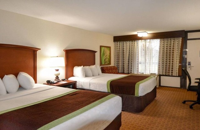 Family and Friends Vacation! 4 Serene Units, Near Universal Studios Florida, Shuttle
