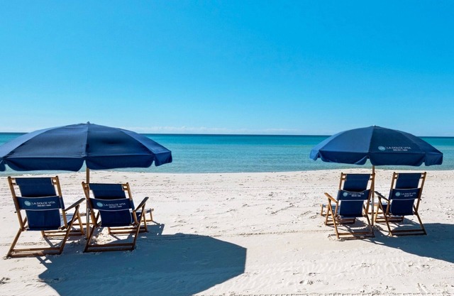 Gulf Front, Amazing Views, Uncrowded Beach + Free Attraction Tickets!