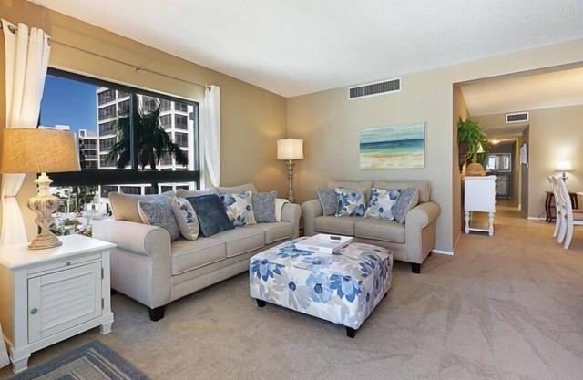 Gulf Front vacation rental with beautiful views of the Gulf of Mexico. Bring.