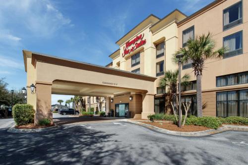 Hampton Inn Suites Pine Forest Road 