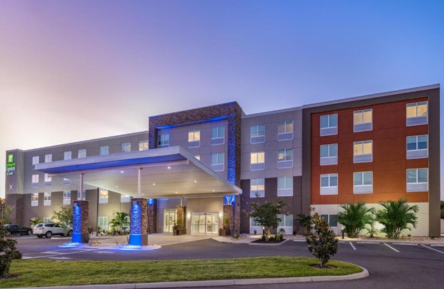 Holiday Inn Express Suites Ruskin Ihg Hotel 