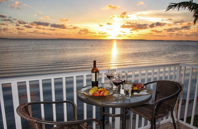 Incredible Luxury Townhouse, ON the water! (boatslip included)