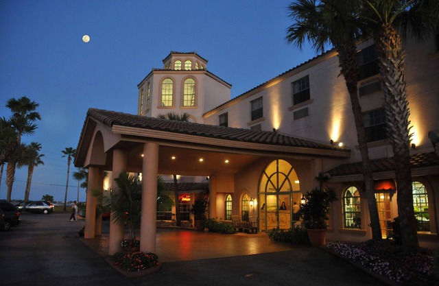 Inn On The Lakes