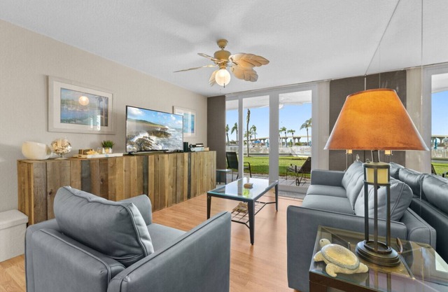 Isla Del Sol Bay View Retreat: Ground Floor 12-143