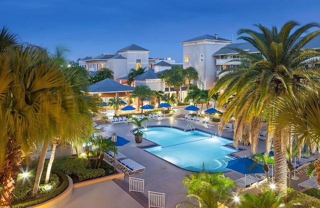 Island Vacay Starts Here! FREE Parking, Pools, Close to Bathtub Reef Beach!
