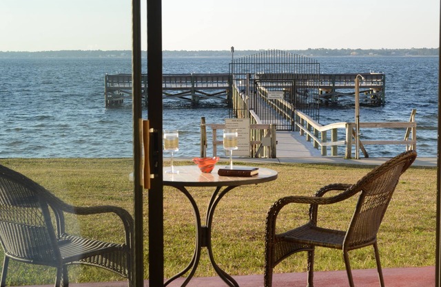 "Julie's Jewel" - A Real Gem in Beach Accommodations