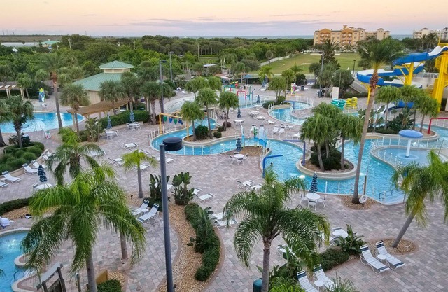 Large 2-Bedroom (Sleeps 10) in Cape Canaveral Beach Resort with free Water Park!
