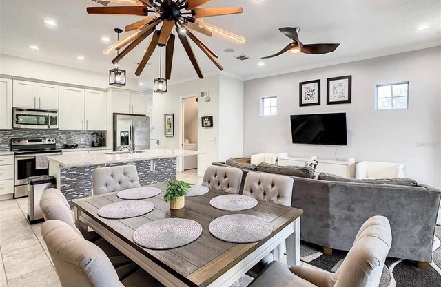 Luxurious 3-Bedroom Townhome in Festival Resort |Private Pool | Close to Theme Parks | Resort Access