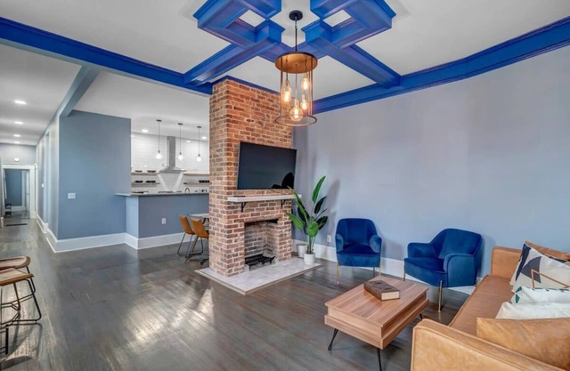 Luxurious 3 BR Apt in the Heart of Springfield